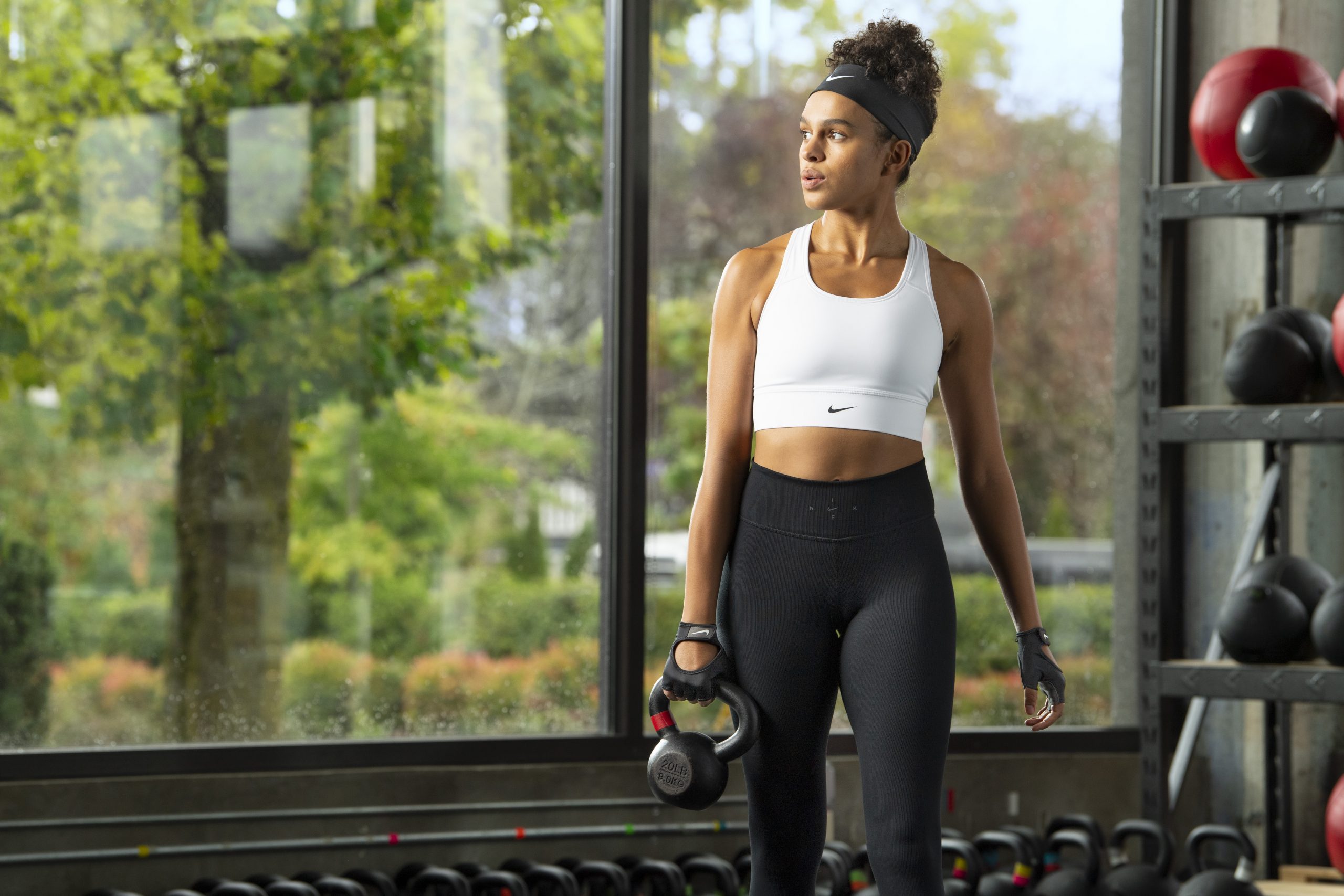 221104_JR286_SP23_NIKE_W_GYM_ULTIMATE_FG_BLK_WHT_1041